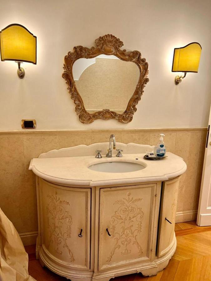 Roman Holidays Boutique Экстерьер фото
