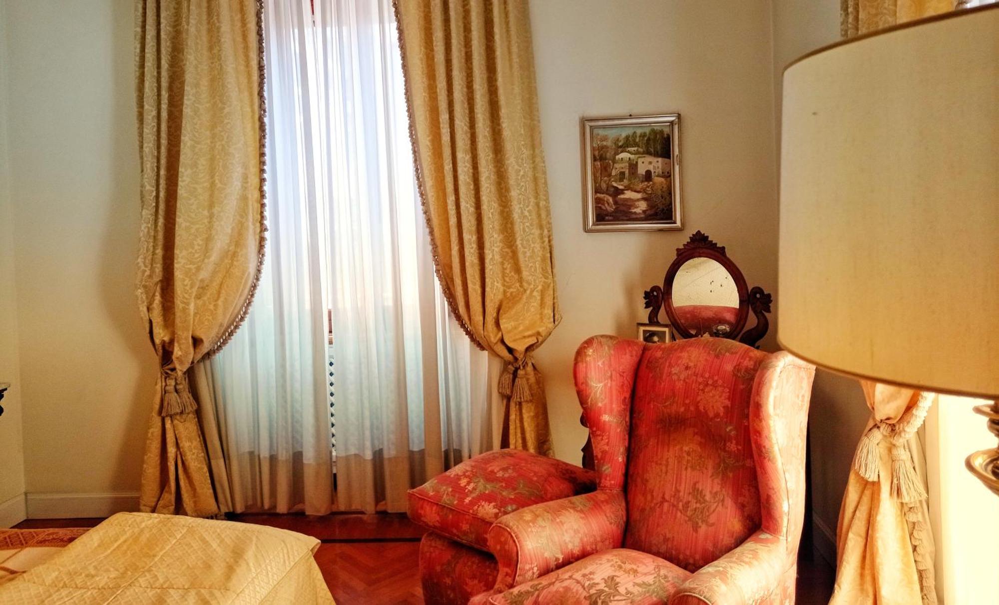 Roman Holidays Boutique Номер фото