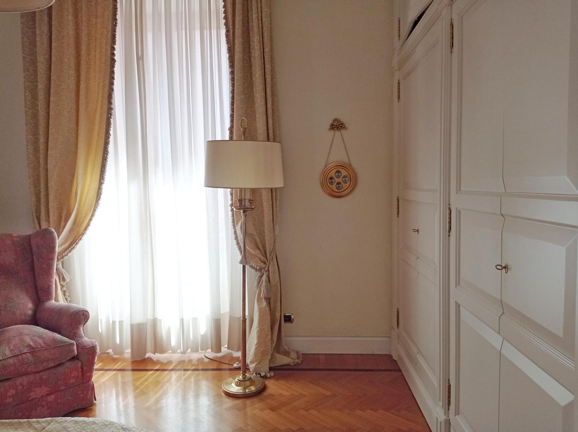 Roman Holidays Boutique Номер фото