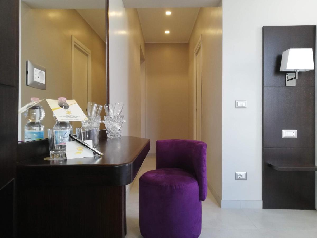 Roman Holidays Boutique Экстерьер фото